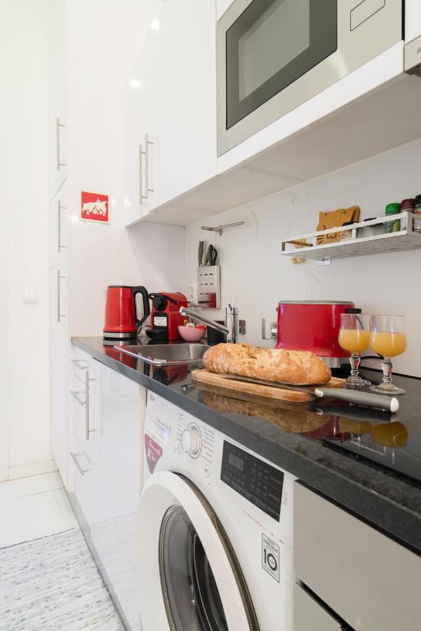 Central Cozy Star 1 Balcony Ac Near Merto 포르투 외부 사진